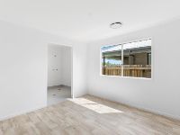 003 Open2view_ID812215-16_Mia_Street