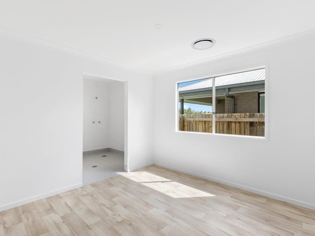 003 Open2view_ID812215-16_Mia_Street