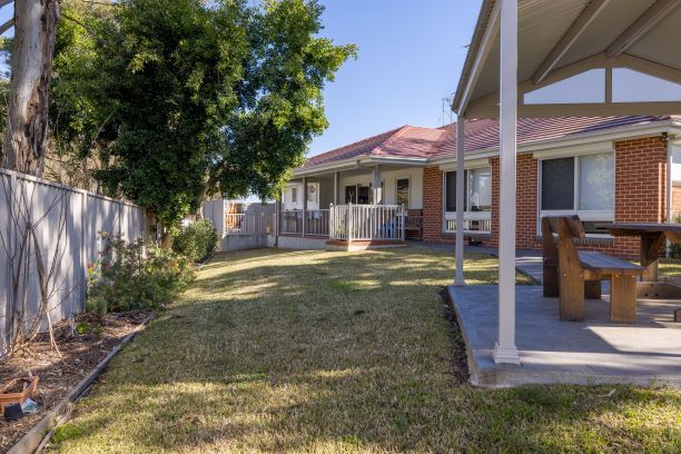 Tahmoor 0311-backyard-seating