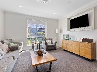 002 Open2view_ID876659-37_Tussock_Drive