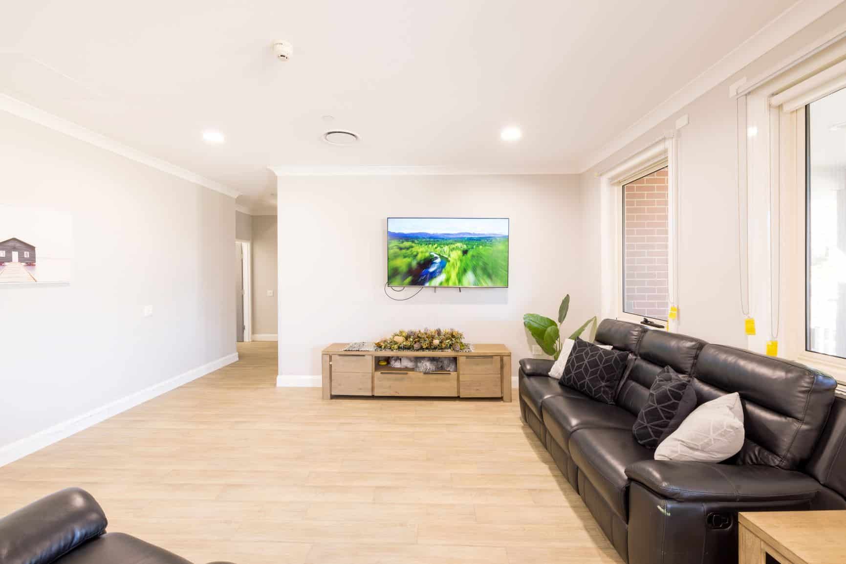 Tahmoor 0311-living-room-accessible