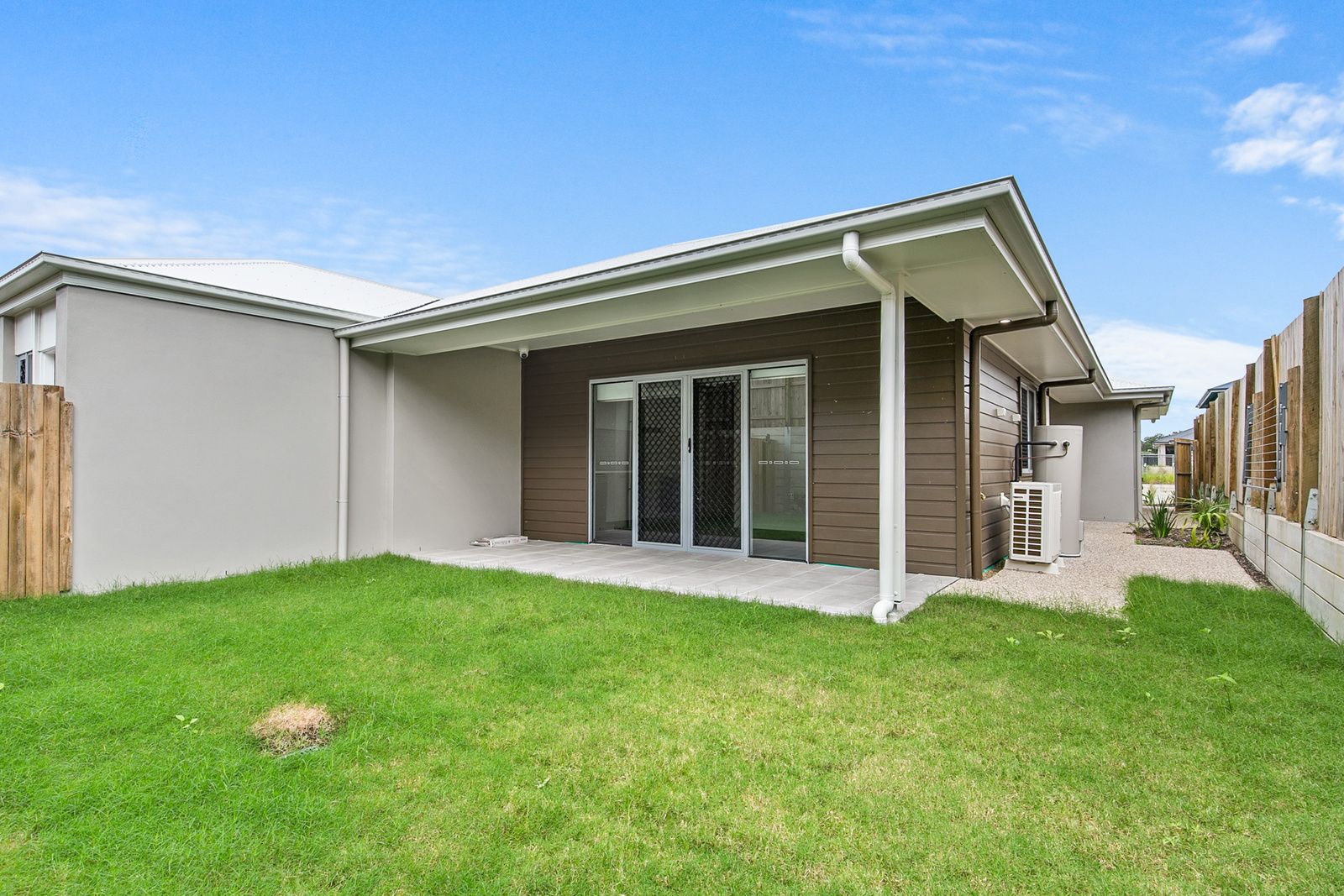 017 Open2view_ID757711-1_Forbes_Court