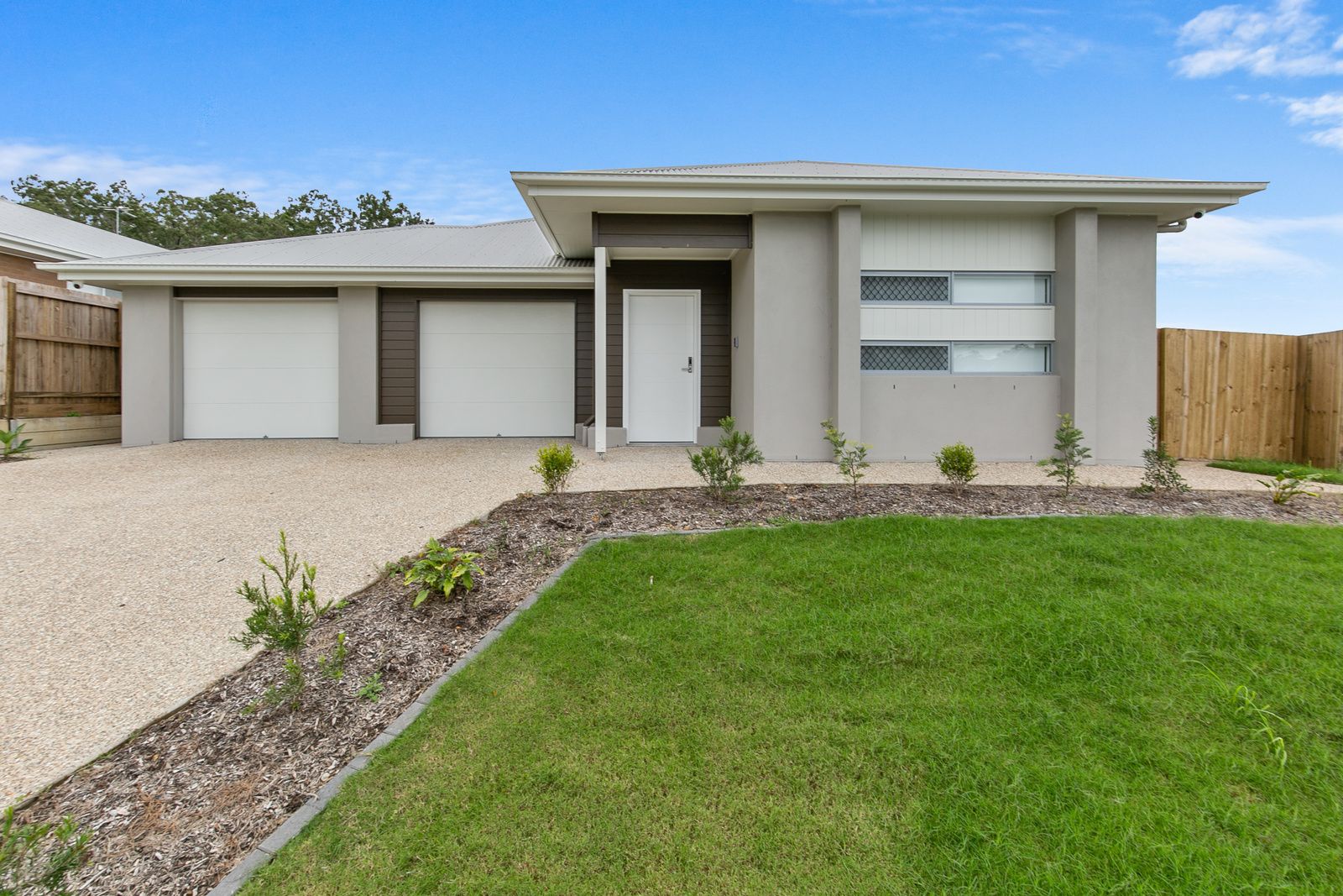 022 Open2view_ID757711-1_Forbes_Court