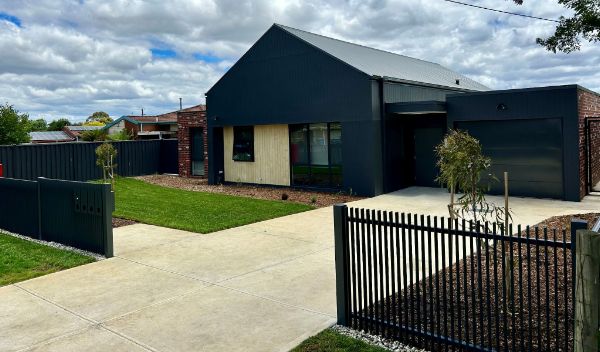 Pic1 Windham Street (front)