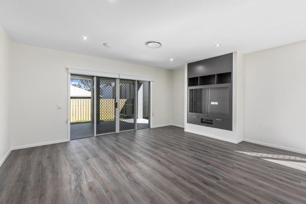 009 Open2view_ID710626-7_Sprite_Way__Brassall