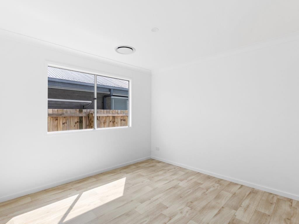 005 Open2view_ID812215-16_Mia_Street