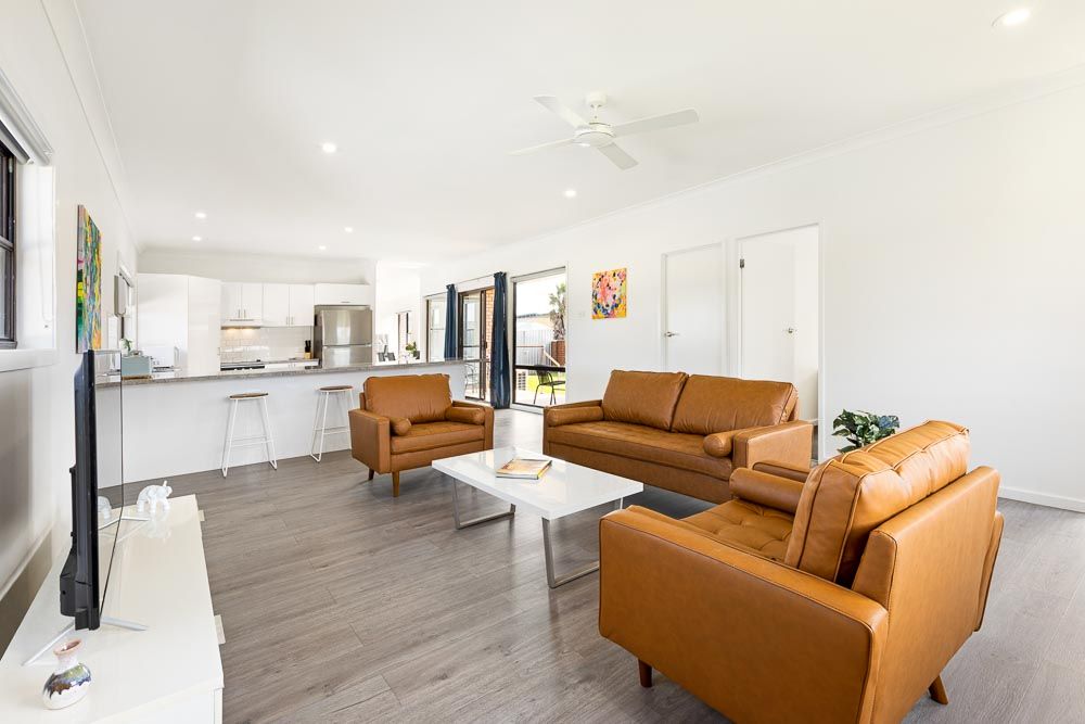 Sunnyfield 25 8.22 - WEB - 002