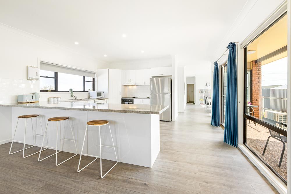 Sunnyfield 25 8.22 - WEB - 004