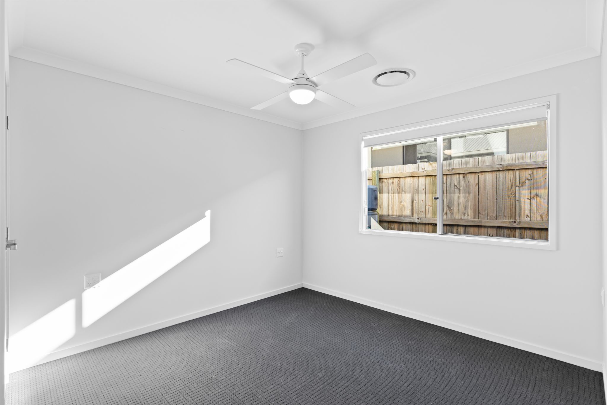 006 Open2view_ID822889-8_Nevada_Road