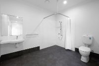 5   Billabong St - Bathroom