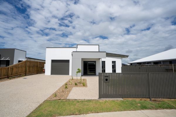 70 Oldmill Drive Beaconsfield 3