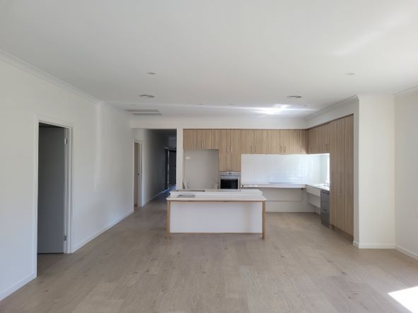 Tarniet  43 Henderson Drive Kitchen Dining R