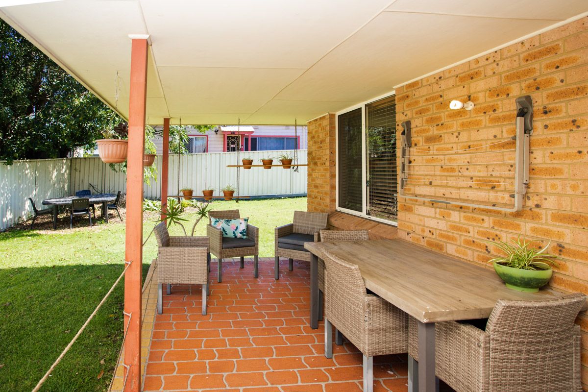 SIL013 LR-WARATAH1-shared outdoor living1B