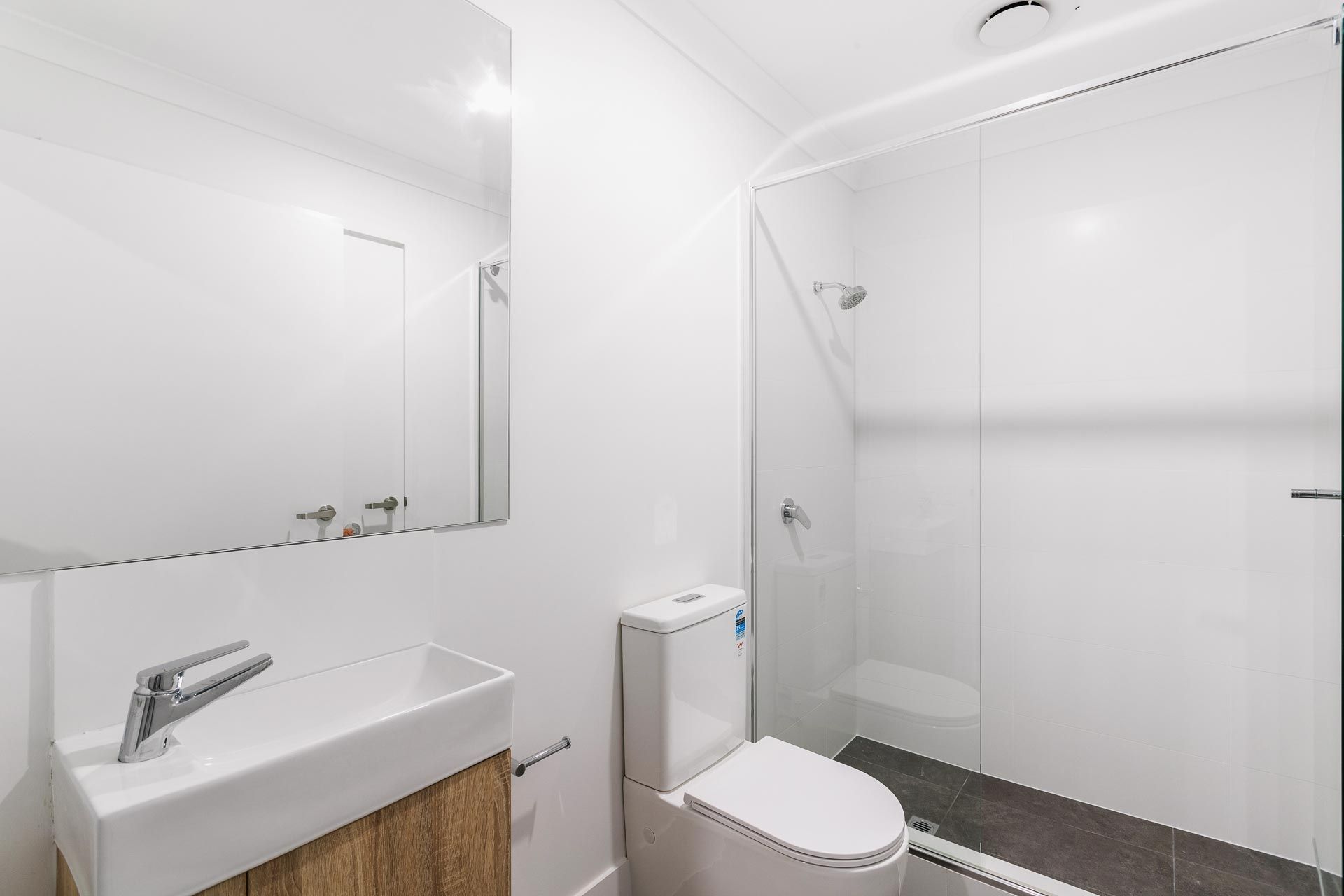 Shoreline Display Unit  7)