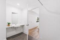 Shoreline Display Unit  10)