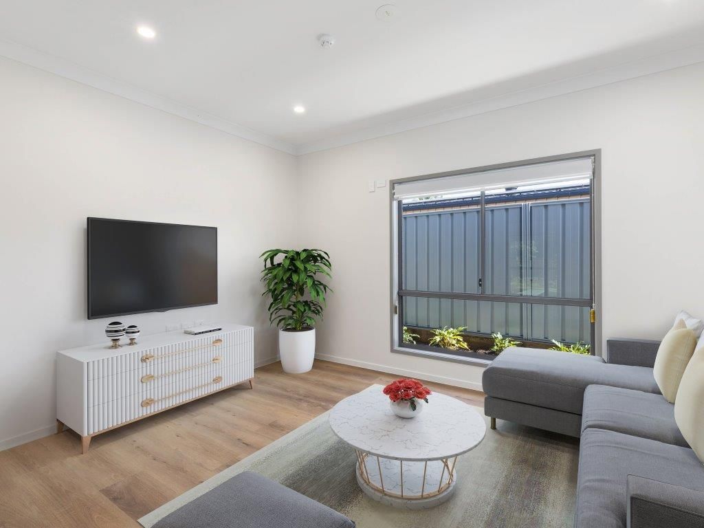 014 Open2view_ID723967-21_Brandon_Street