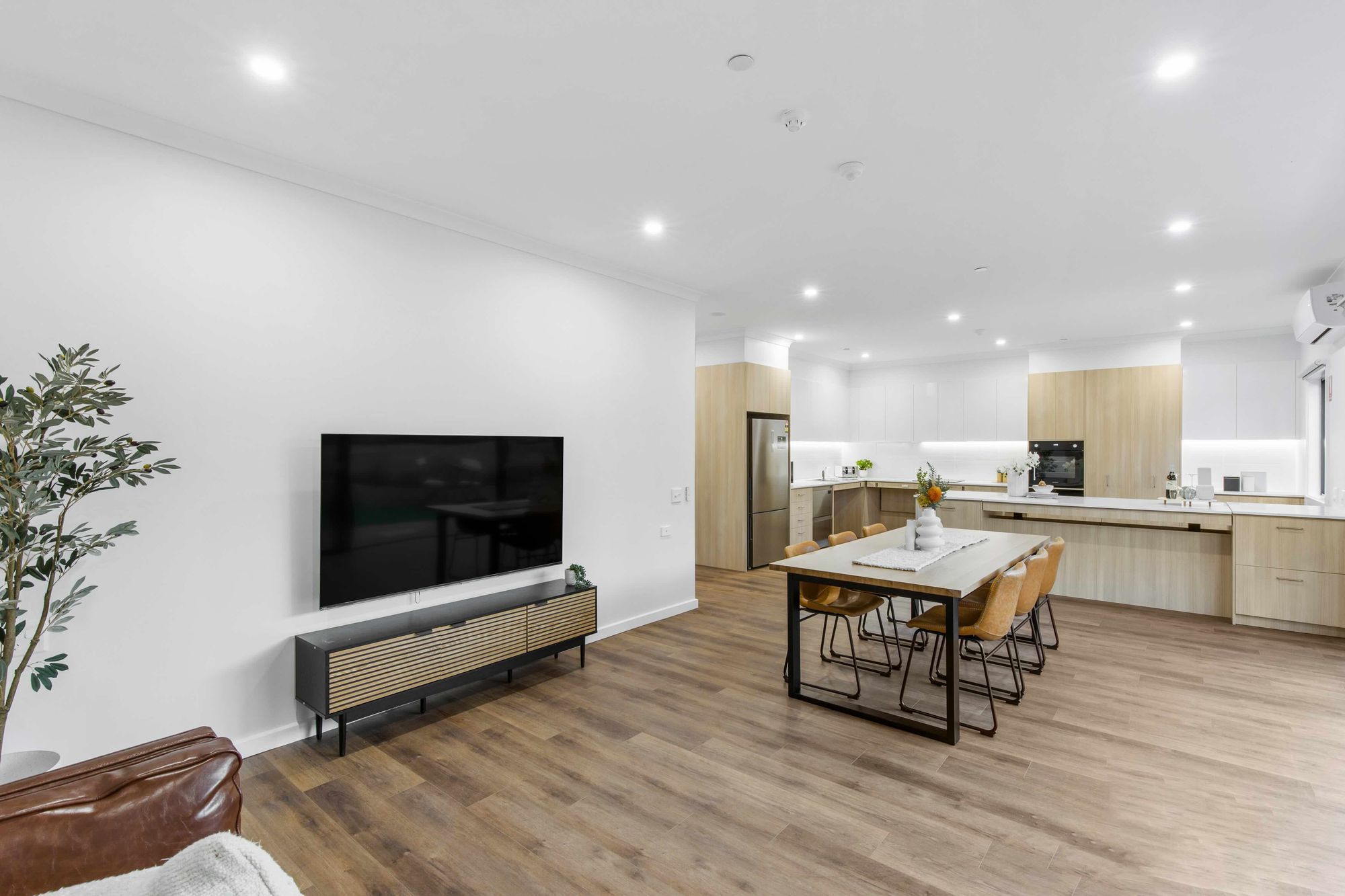 Pyrite kicthen and dining