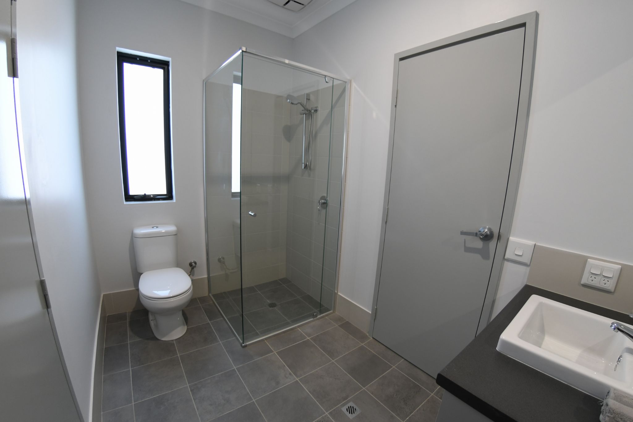 gest bathroom  1) (1)