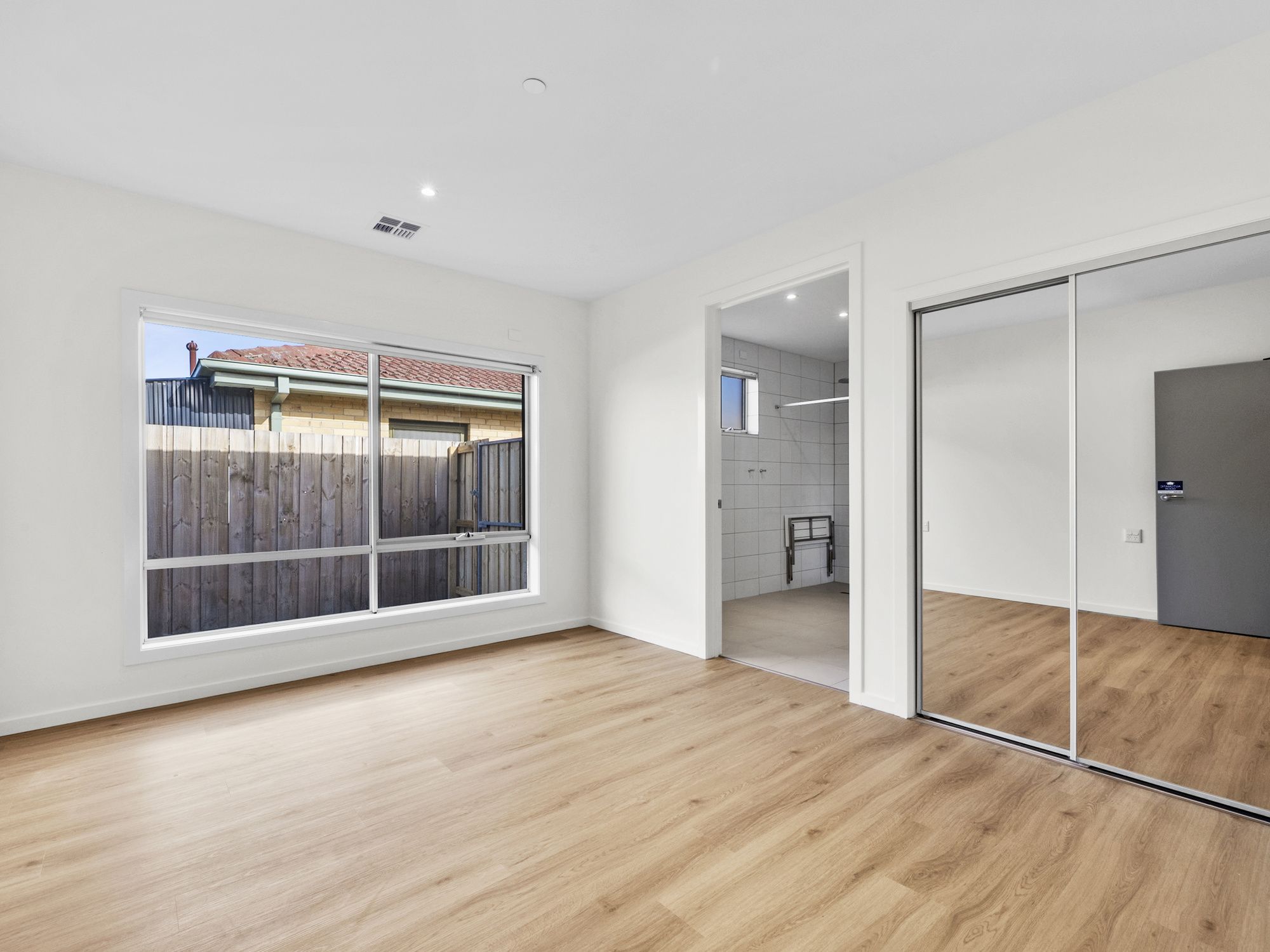 002 Open2view_ID884257-9_Boronia_Avenue