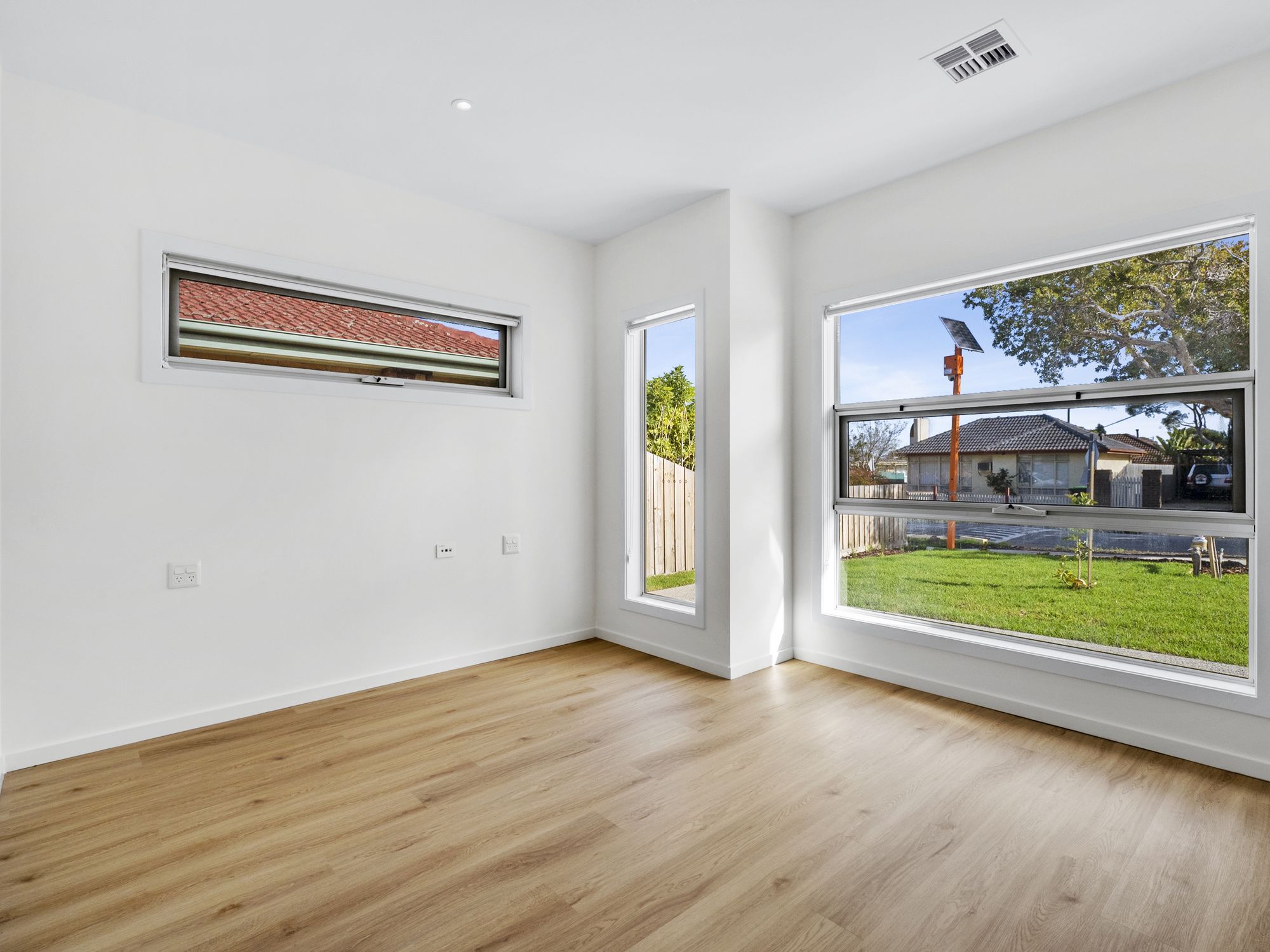 011 Open2view_ID884257-9_Boronia_Avenue