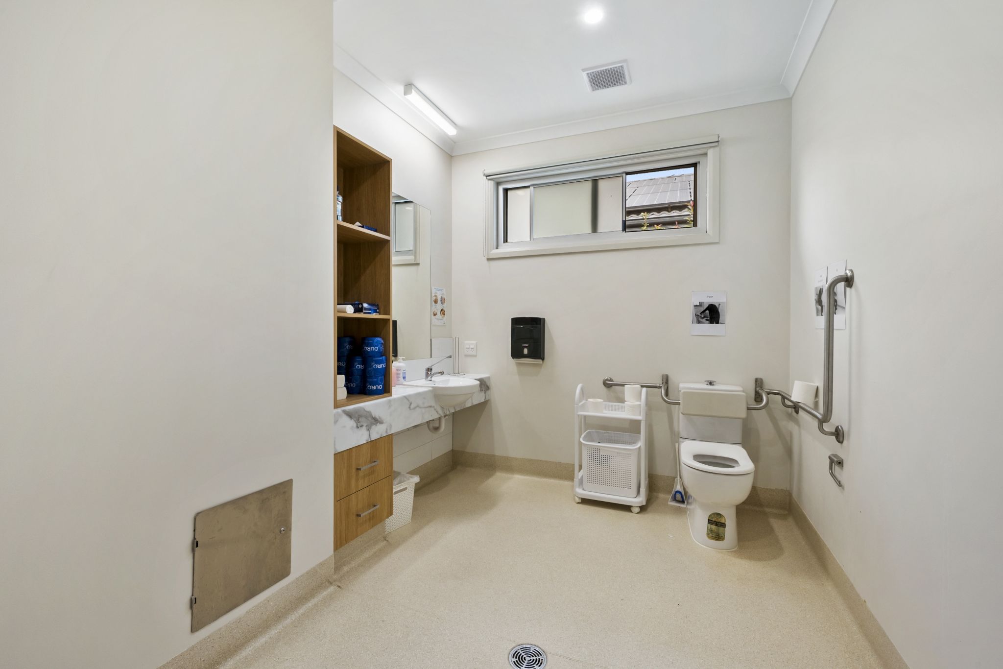 005 Open2view_ID876086-11___14_Cardigan_Close