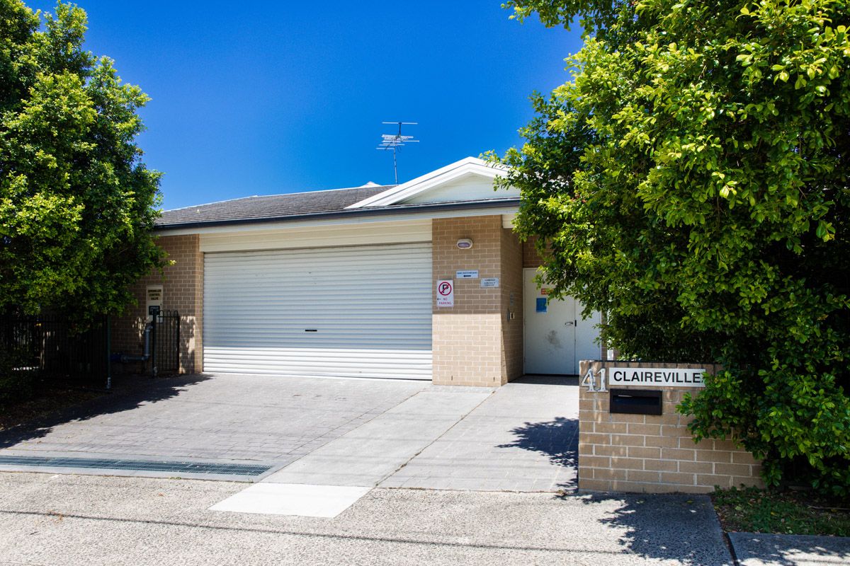 SIL003 LR_Claireville-Front of Building-5