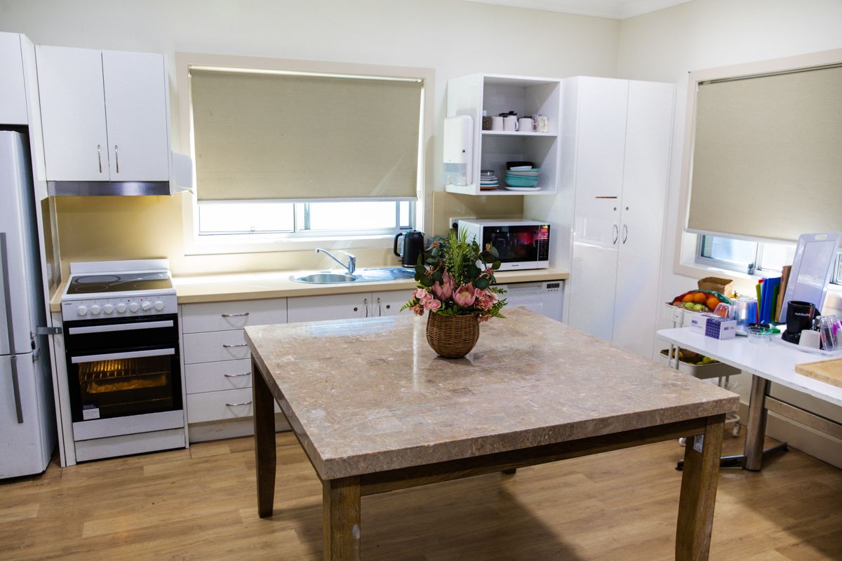 SIL003 LR_Claireville-Kitchen-Common Area-4