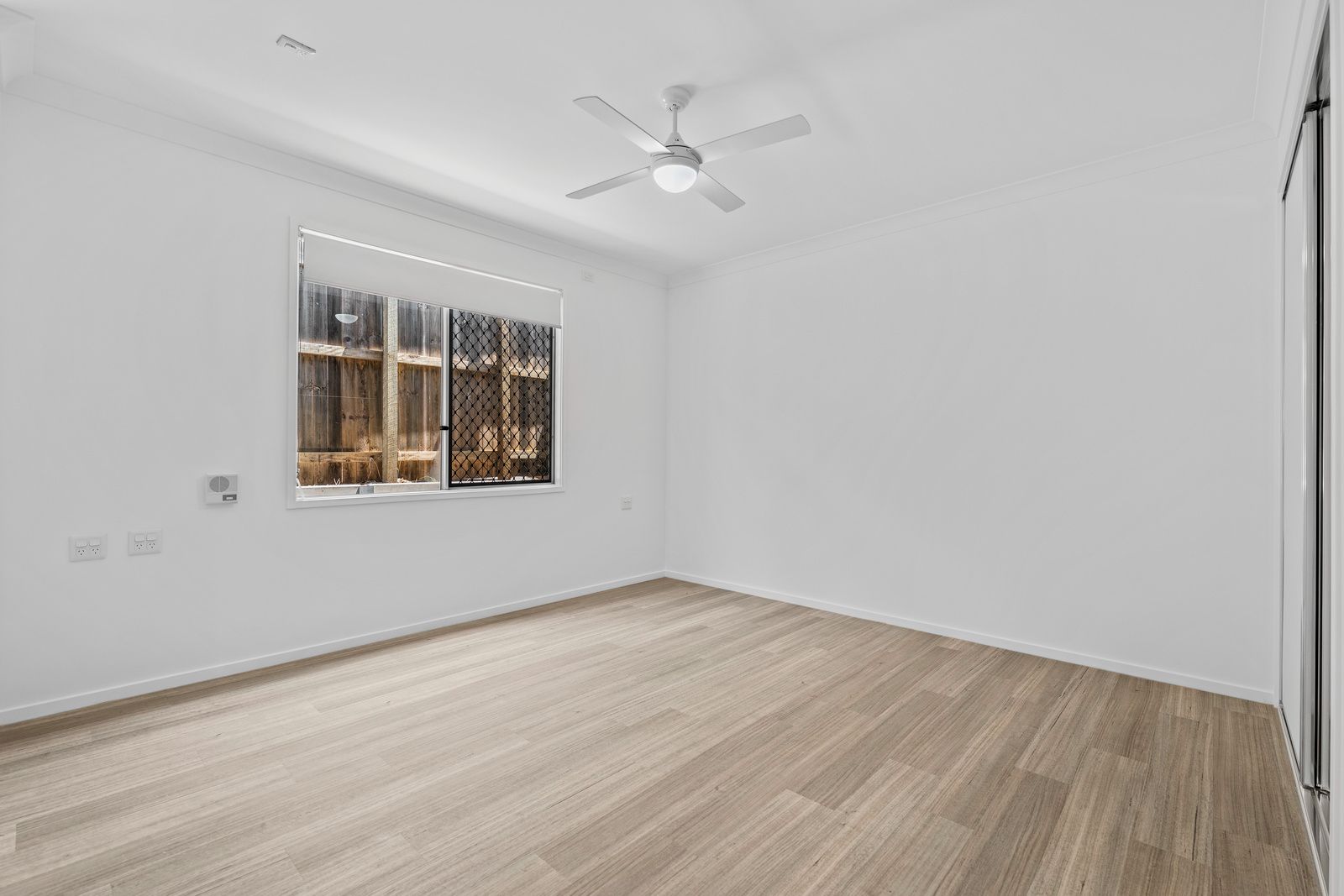 006 Open2view_ID839957-57_Dysart_Drive