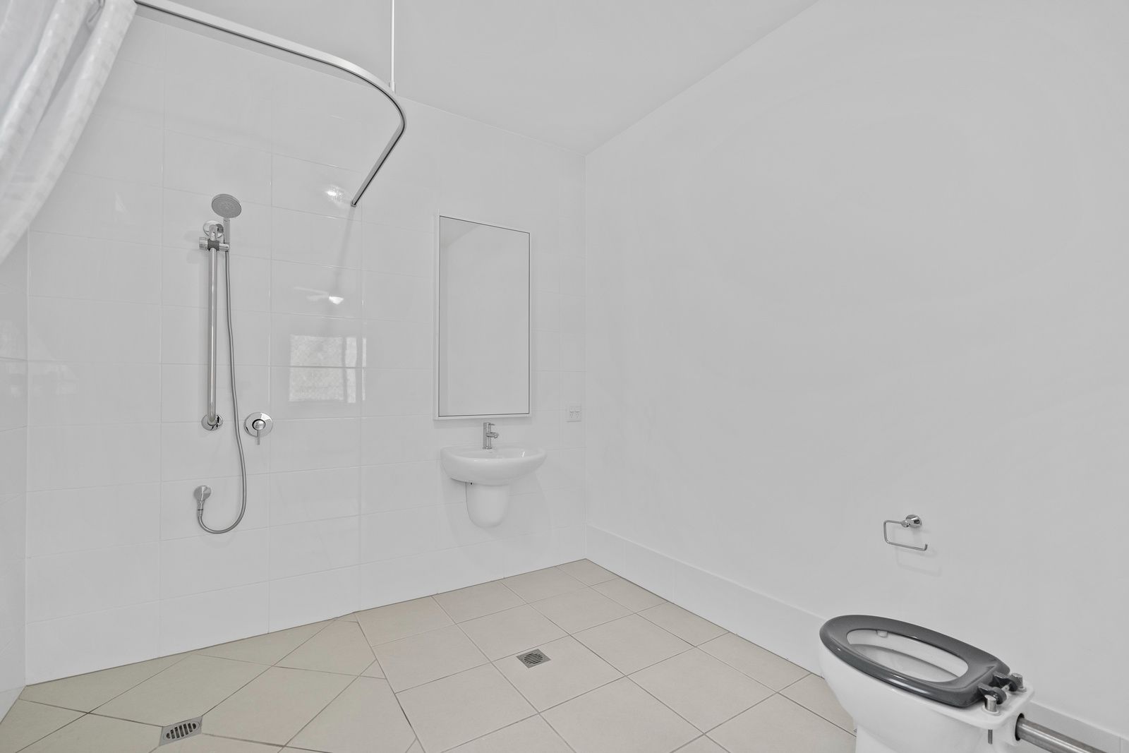 009 Open2view_ID839957-57_Dysart_Drive