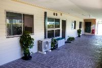 SIL003 LR_Claireville-Outside-1