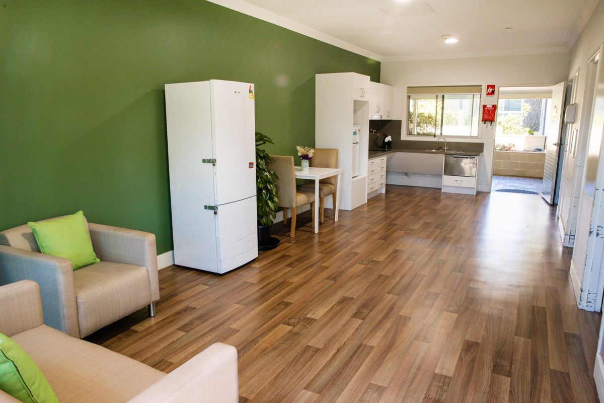 SIL003 LR_Claireville-Villa 4-12