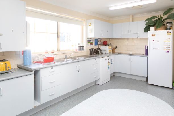 5 AGC Griffith kitchen small