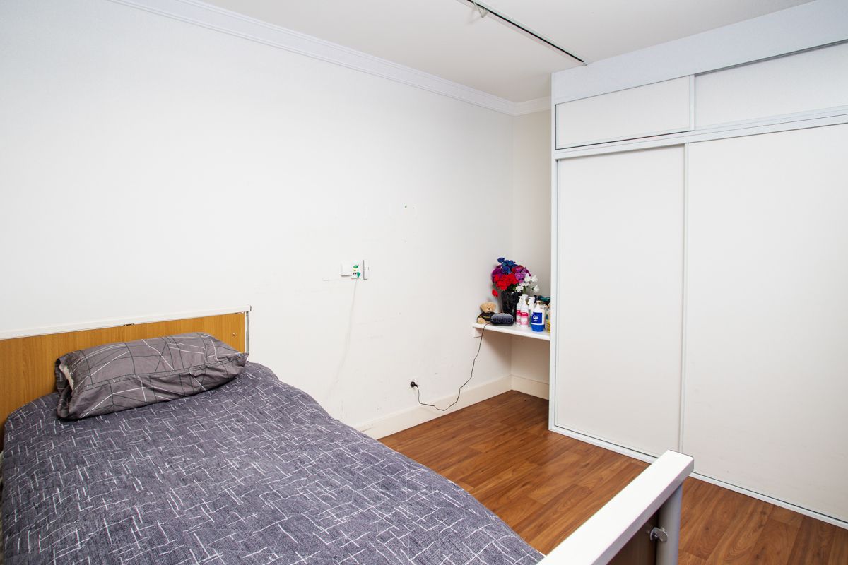 SIL003 LR-Claireville-Villa 2 - Room 2-3