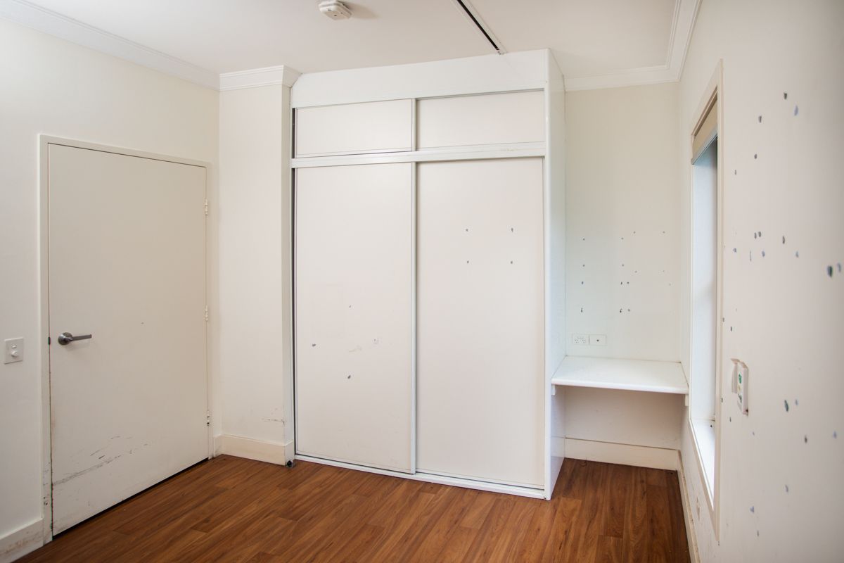 SIL003 LR-Claireville-Villa 6 - Room 1-1