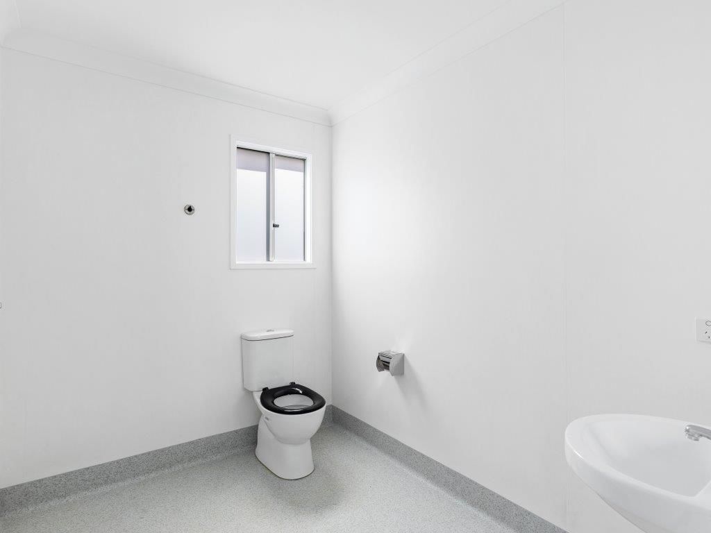 004 Open2view_ID812215-16_Mia_Street