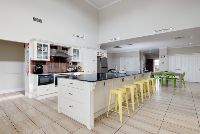 Warners Bay Aruma STA 8