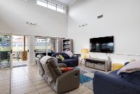 Warners Bay Aruma STA 6