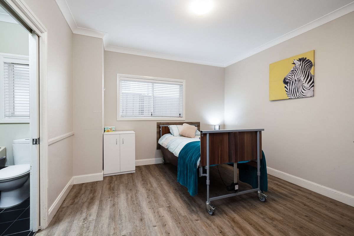 Warners Bay Aruma STA 12