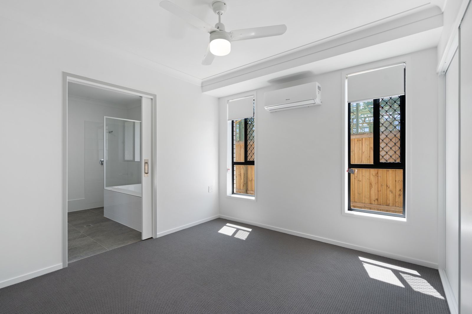 005 Open2view_ID907284-26_Edinburgh_Crs__Gleneagle