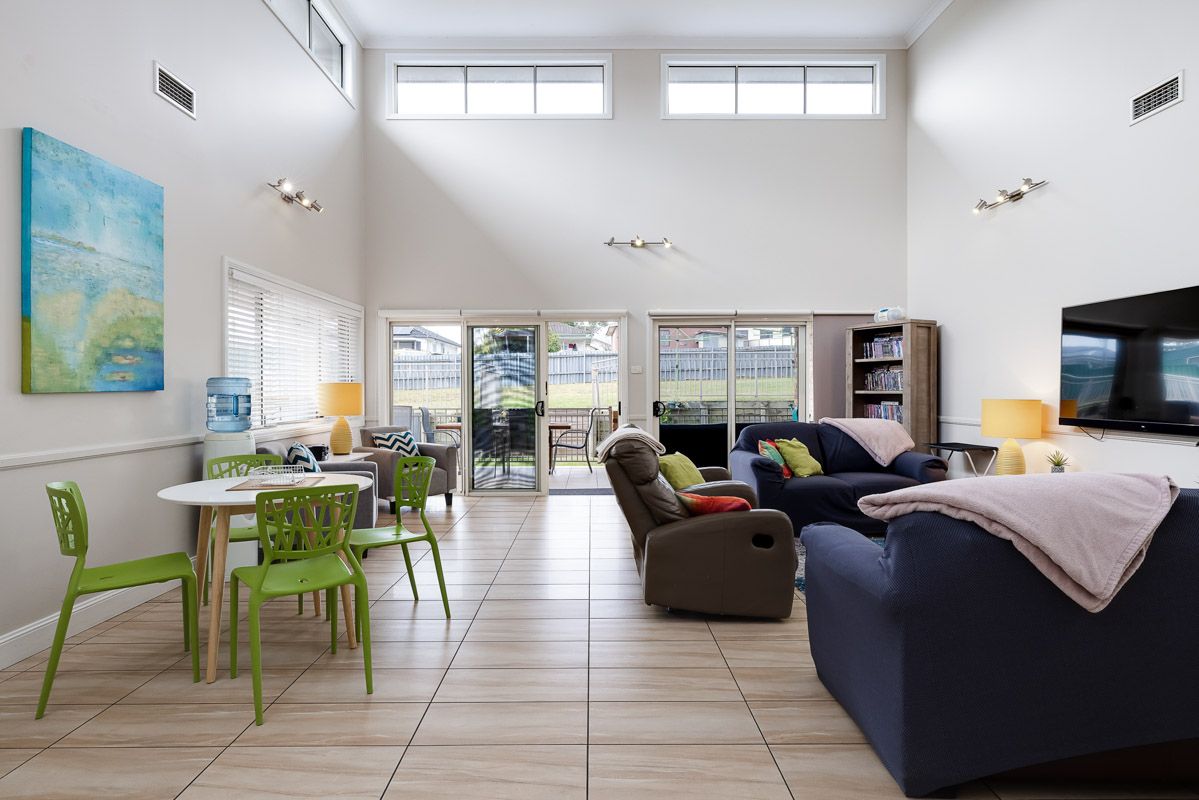 Warners Bay Aruma STA 7