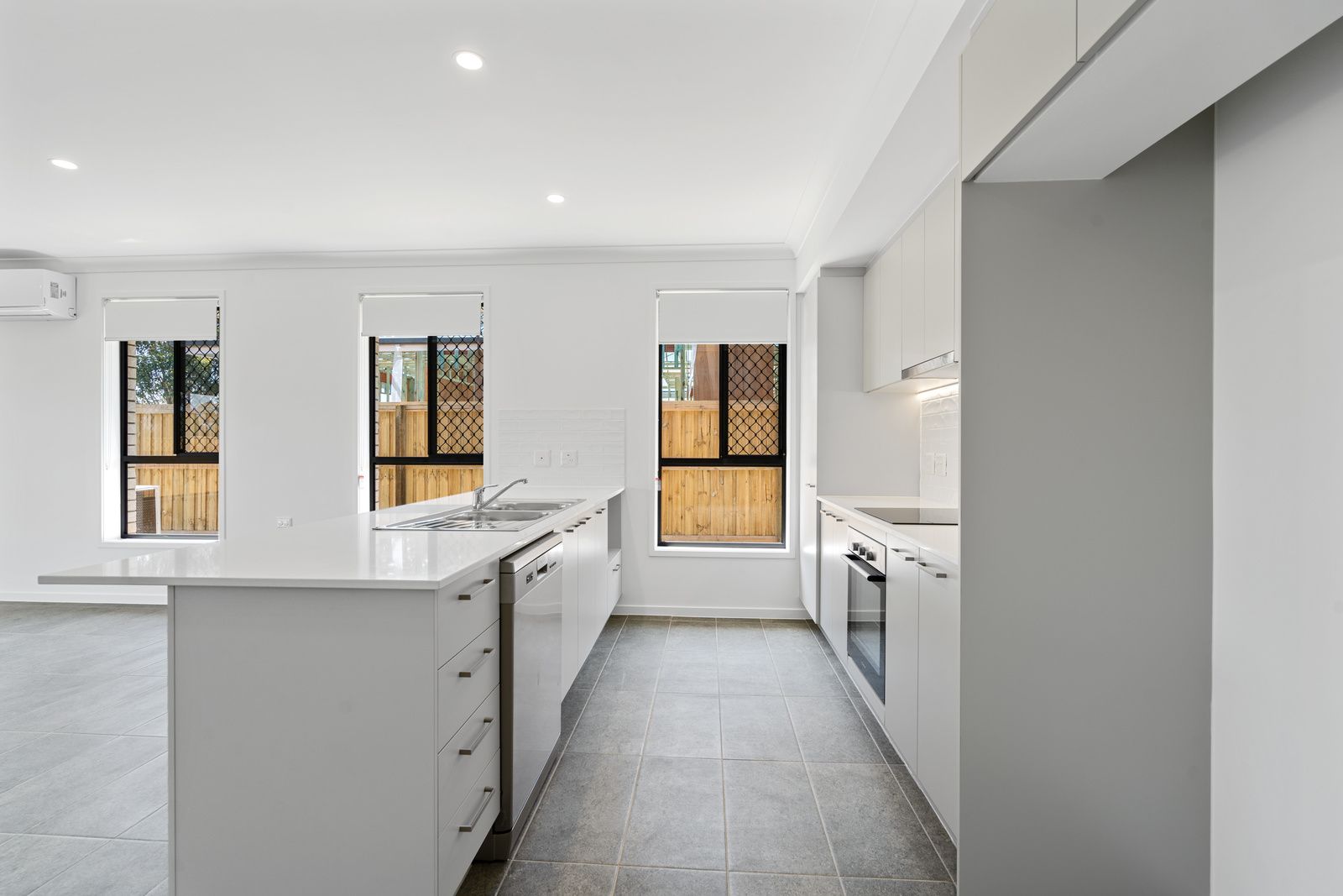 003 Open2view_ID907284-26_Edinburgh_Crs__Gleneagle