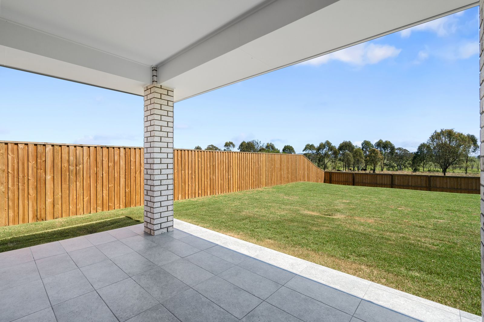 013 Open2view_ID907284-26_Edinburgh_Crs__Gleneagle