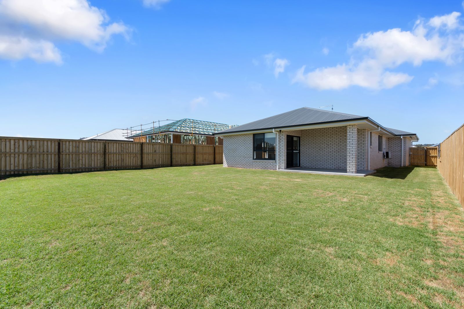 014 Open2view_ID907284-26_Edinburgh_Crs__Gleneagle