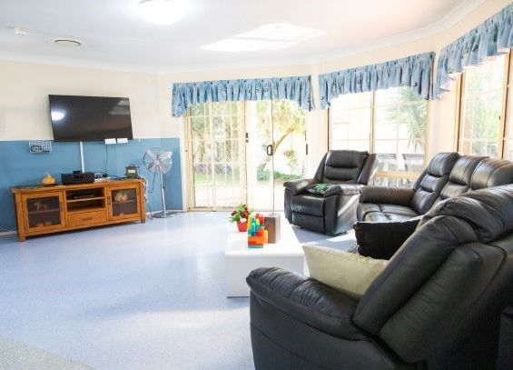 5 AGC Griffith lounge room 1