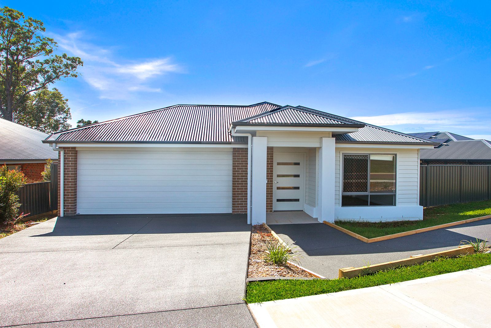 001 Open2view_ID815869-19_Portrush_Avenue