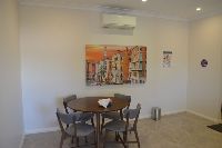 4  Dining Area