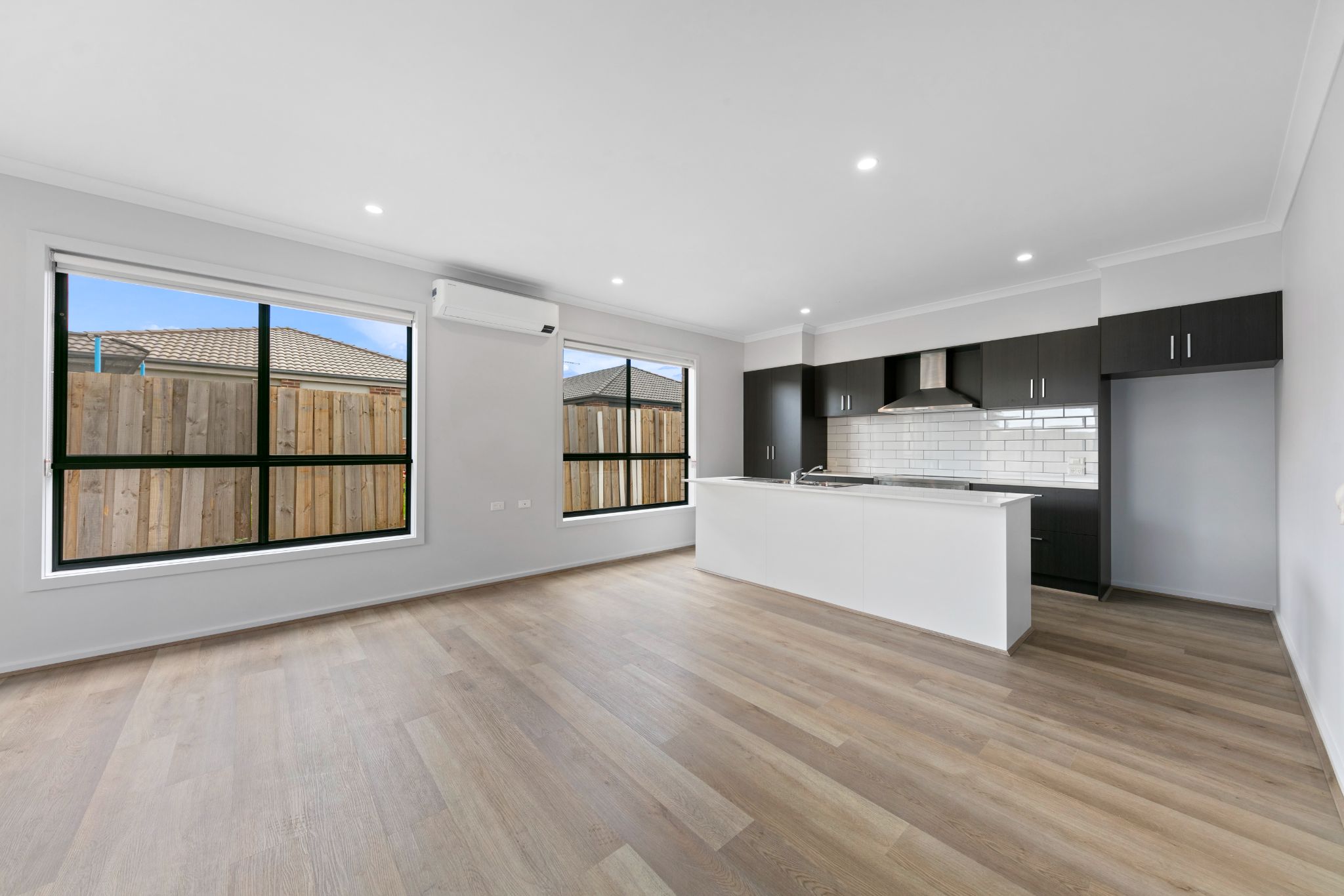 60 Marriott Bvd  Weir Views VIC (13)