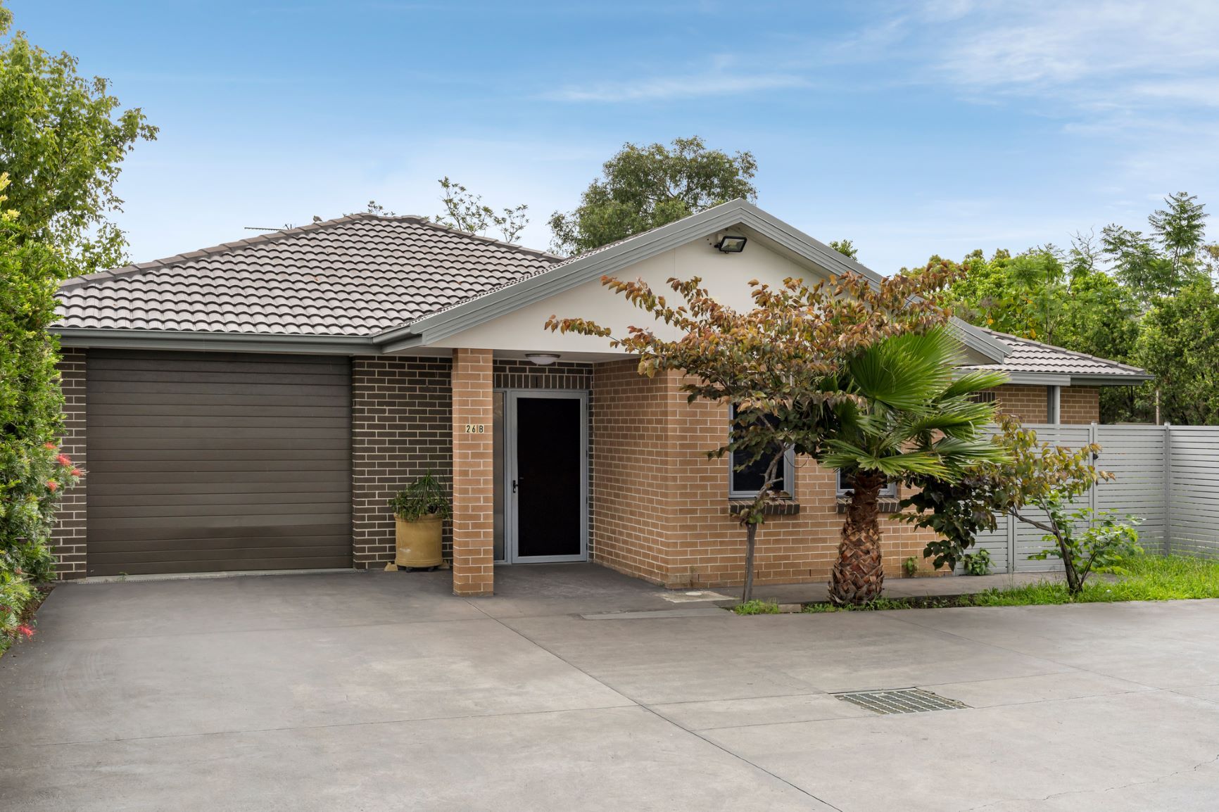 Emu Plains front of house med