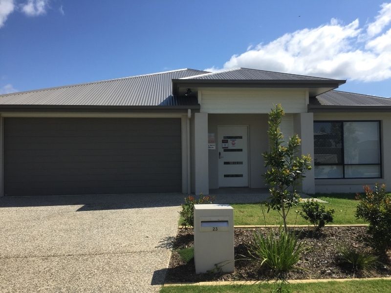 23 Keith Facade up close