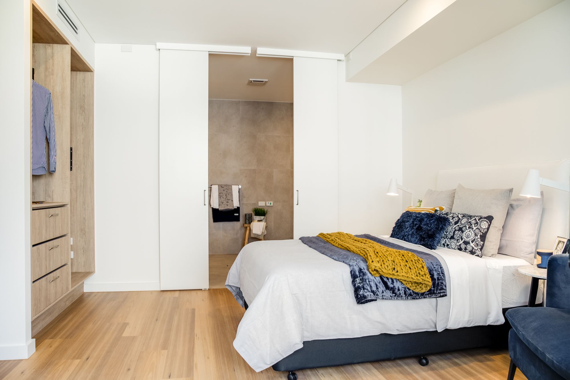 Astina ESQOVER55_WEB_02